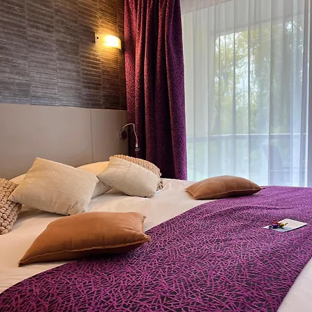 Logis & Marina D'adelphia Aix-les-Bains