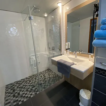 Logis & Marina D'adelphia Aix-les-Bains