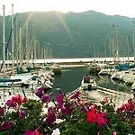 & Marina D'adelphia Otel Aix-les-Bains