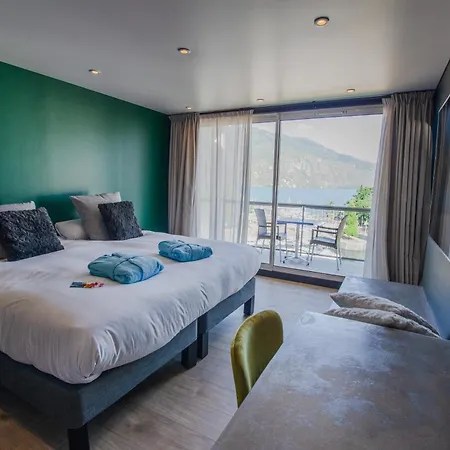 Logis & Marina D'adelphia 4*