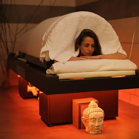 & Marina D'adelphia 4*