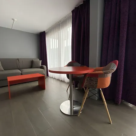 Szálloda & Marina D'adelphia