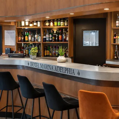 Logis & Marina D'adelphia Hotel