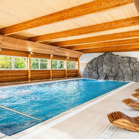 Logis & Marina D'adelphia Hotel 4*