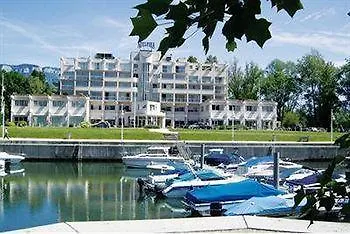 Logis & Marina D'adelphia 4*