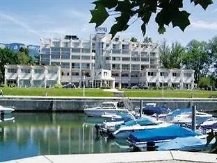 Logis & Marina D'adelphia 4*