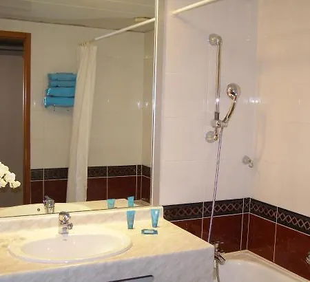 Logis & Marina D'adelphia Hotell Aix-les-Bains