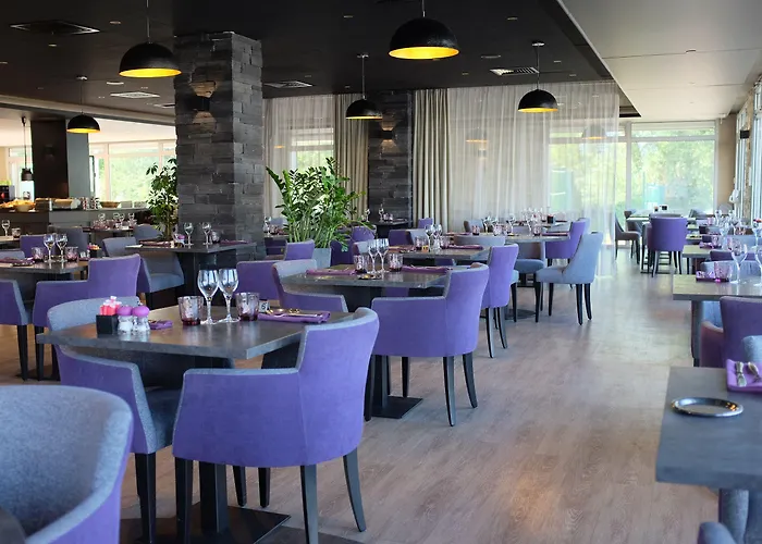 מלון & Marina D'adelphia