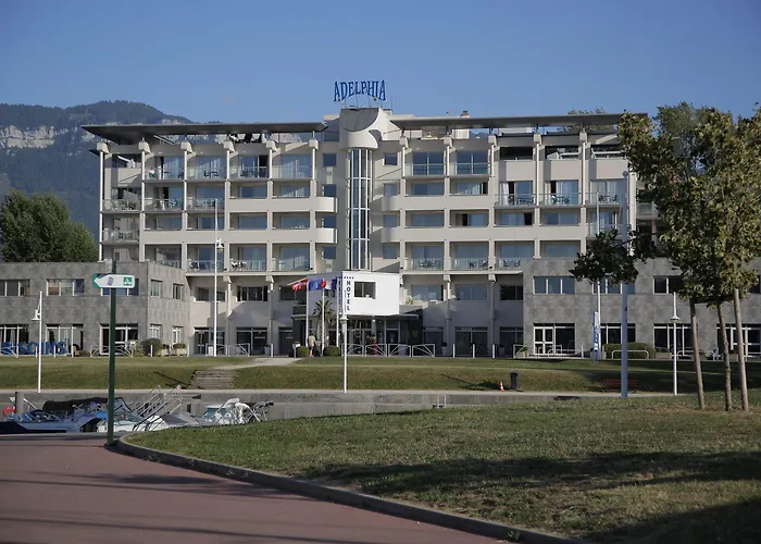 & Marina D'adelphia מלון אקס-לה-באינס