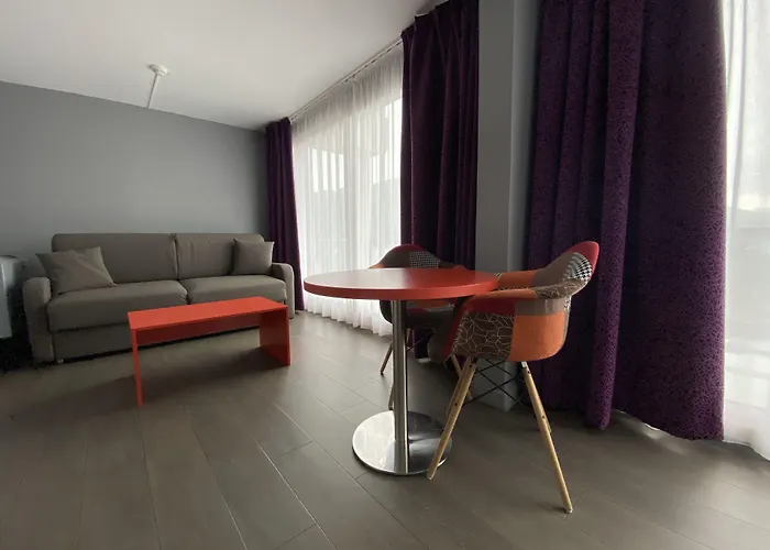 מלון & Marina D'adelphia