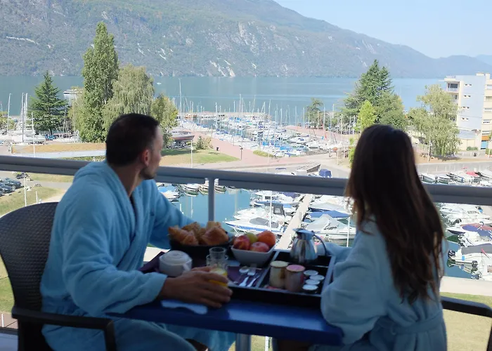 & Marina D'adelphia Aix-les-Bains