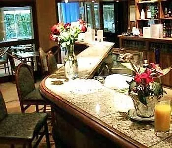 & Marina D'adelphia מלון אקס-לה-באינס