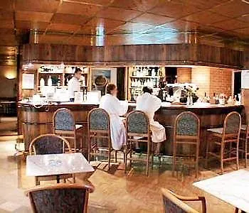 & Marina D'adelphia 4* אקס-לה-באינס