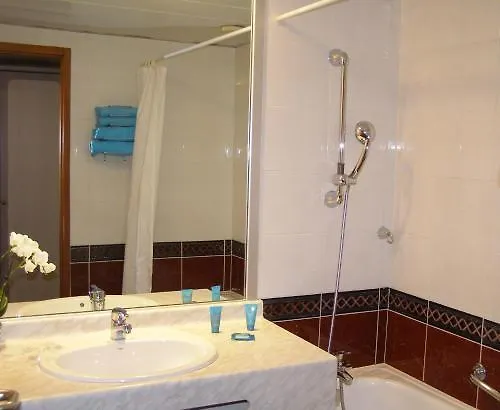 & Marina D'adelphia Hotel Aix-les-Bains