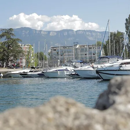& Marina D'adelphia