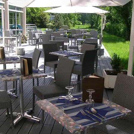 & Marina D'adelphia Aix-les-Bains